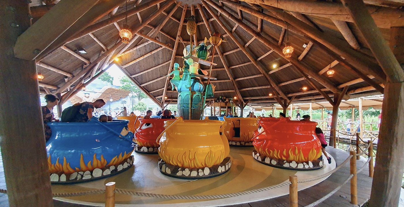 Efteling aangeklaagd vanwege muziek Monsieur Cannibale: cd-verkoop en Aquanura-show moeten stoppen