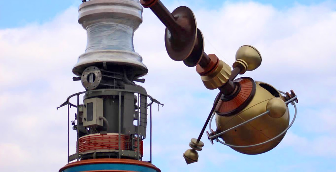 Foto's: Disneyland Paris bouwt raketjesmolen Orbitron weer op