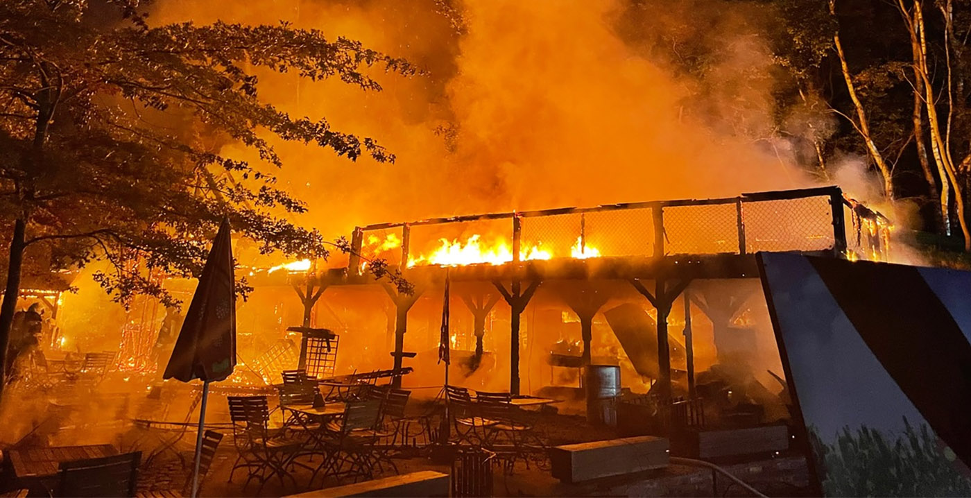 Grote brand verwoest eetgelegenheid in Duits pretpark