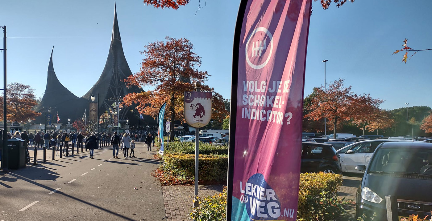 Gratis controle van bandenspanning op parkeerterrein Efteling