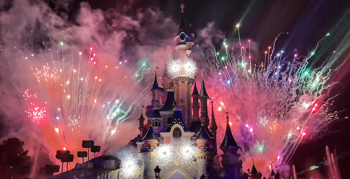Disneyland Paris moet avondshow Disney Illuminations al na twee weken staken