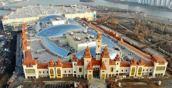 Foto's: zo staat het met de bouw van Europa's grootste overdekte pretpark