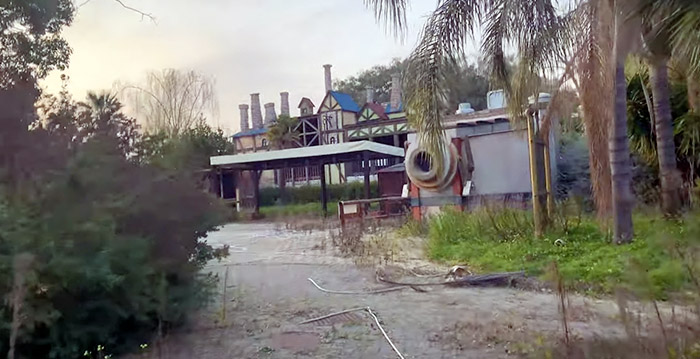 Video: youtuber ontdekt verlaten pretpark in Italië