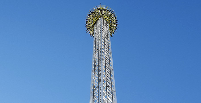 Duits pretpark haalt 80 meter hoge kermisattractie binnen: 'Teken van solidariteit'