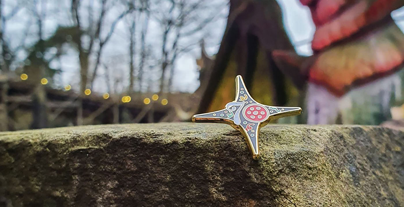 Efteling trakteert medewerkers op exclusieve jubileumpin met eigen naam