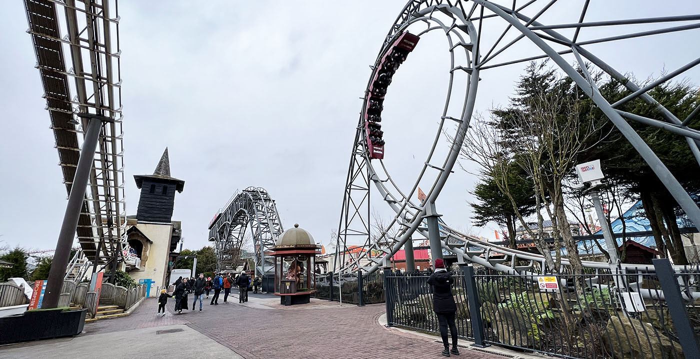 Wachttijden van Engels pretpark Blackpool Pleasure Beach vanaf nu te zien op Looopings