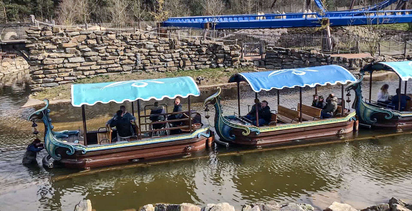 Bezoekers Toverland zitten uur vast in bootjesattractie Merlin's Quest