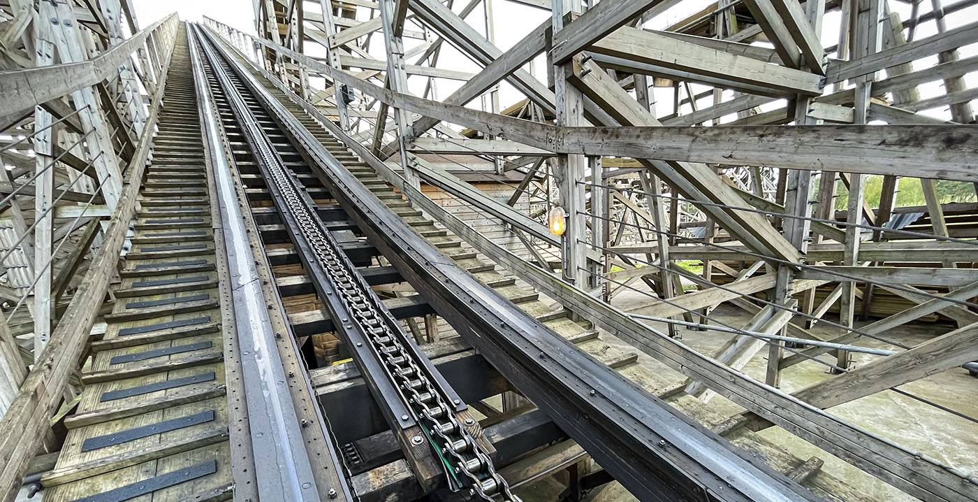 Toverland zoekt weer waaghalzen voor 24 uur durende achtbaanmarathon