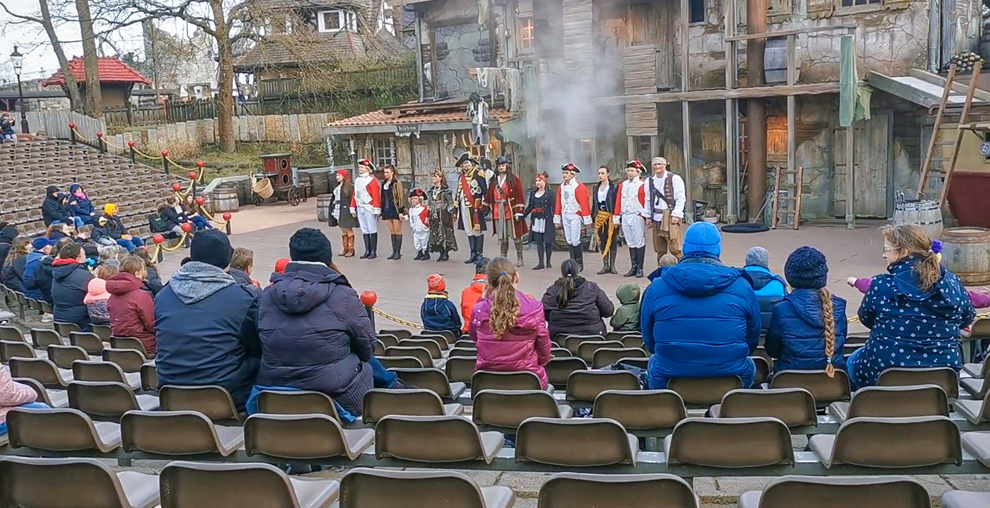Video: Duits pretpark past show aan vanwege oorlog in Oekraïne