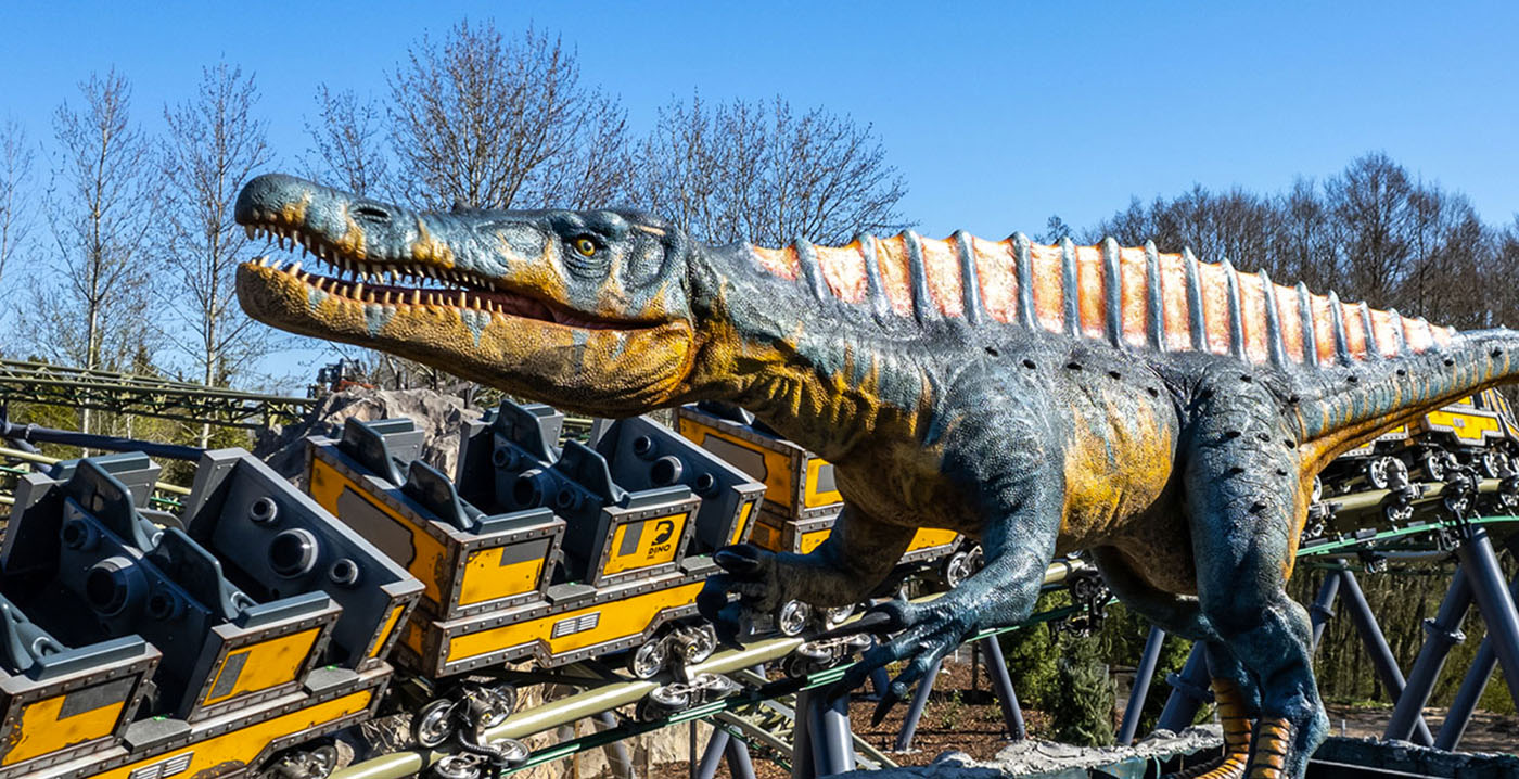 Deens pretpark opent dinogebied met nieuwe achtbaan en jeepsafari