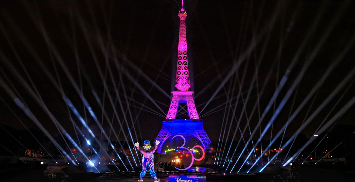 Adviseur Vroeg was Video: Mickey Mouse presenteert lichtshow bij Eiffeltoren voor jubileum  Disneyland Paris - Looopings.nl