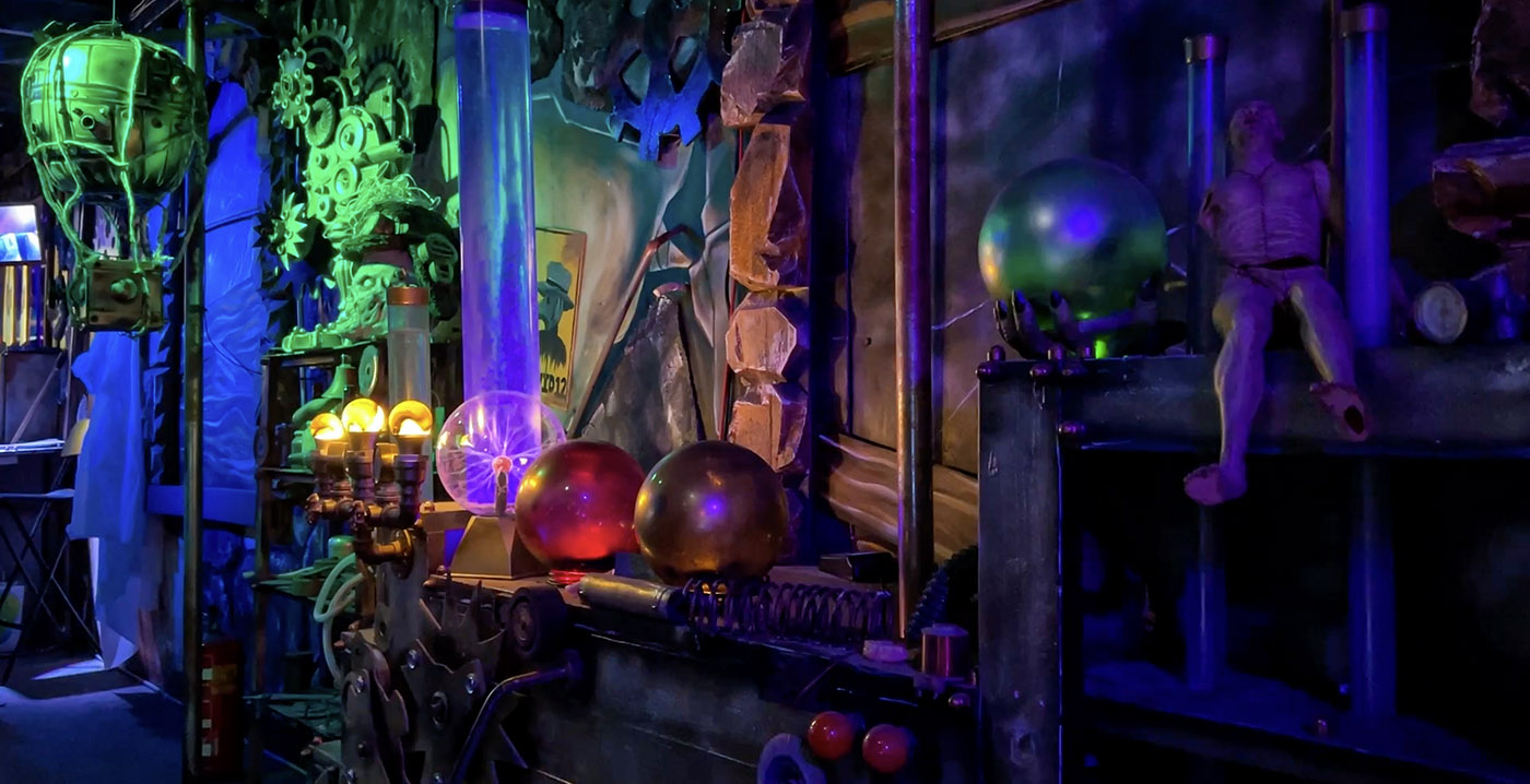 Video: pretpark de Waarbeek opent nieuw spookhuis Huyze Pelle