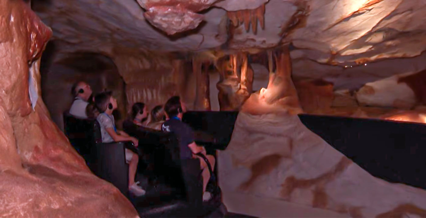 Nederlandse fabrikant bouwt 35 minuten durende darkride in Franse grot