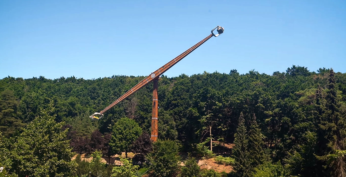 Video: 50 meter hoge booster nieuw in Duits pretpark