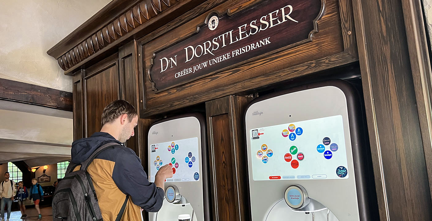 Efteling-bezoekers opgelet: bug in opwaardeersysteem Coca-Cola Freestyle-bekers