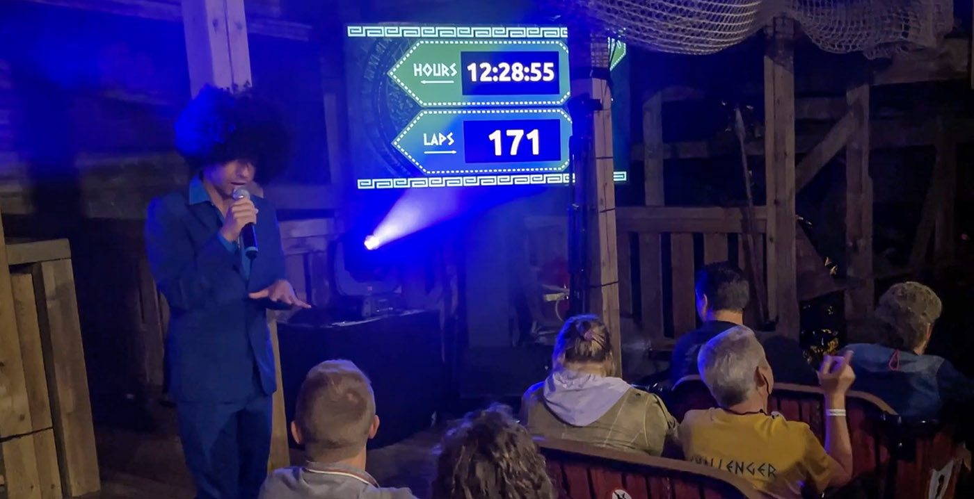 Video: nog niemand afgehaakt bij 24 uur durende achtbaanmarathon in Toverland