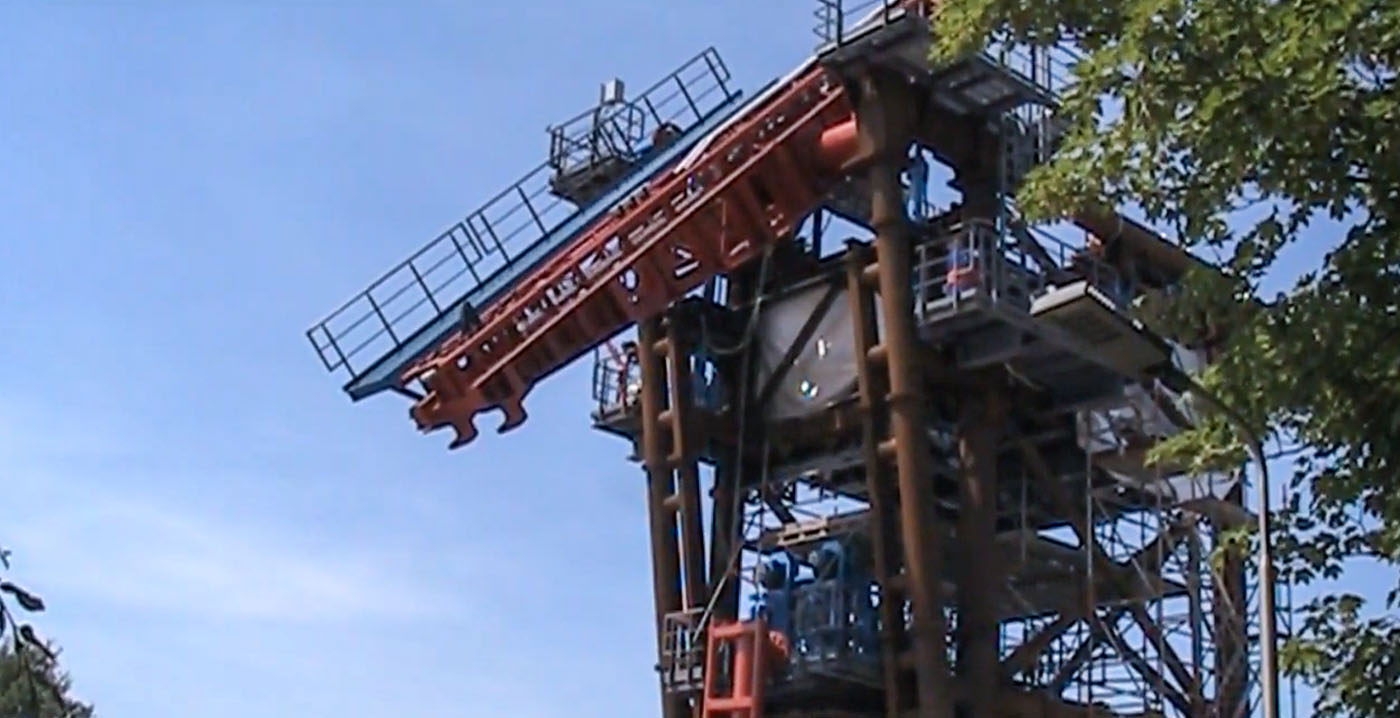 Video: Limburgse achtbaanbouwer Vekoma test proefopstelling van tilt coaster