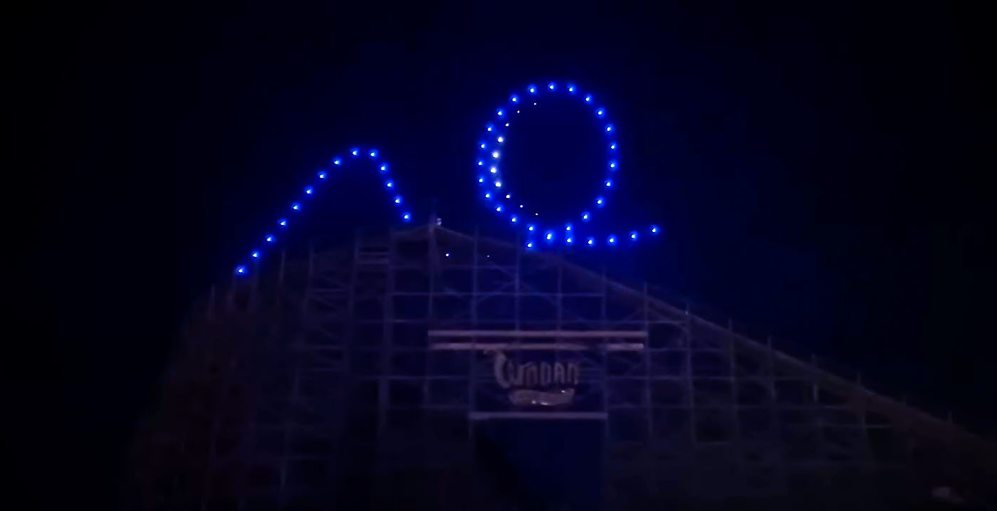 Video: Der Europa-Park lässt den Sommerabend mit Drohnenshow und Feuerwerk ausklingen