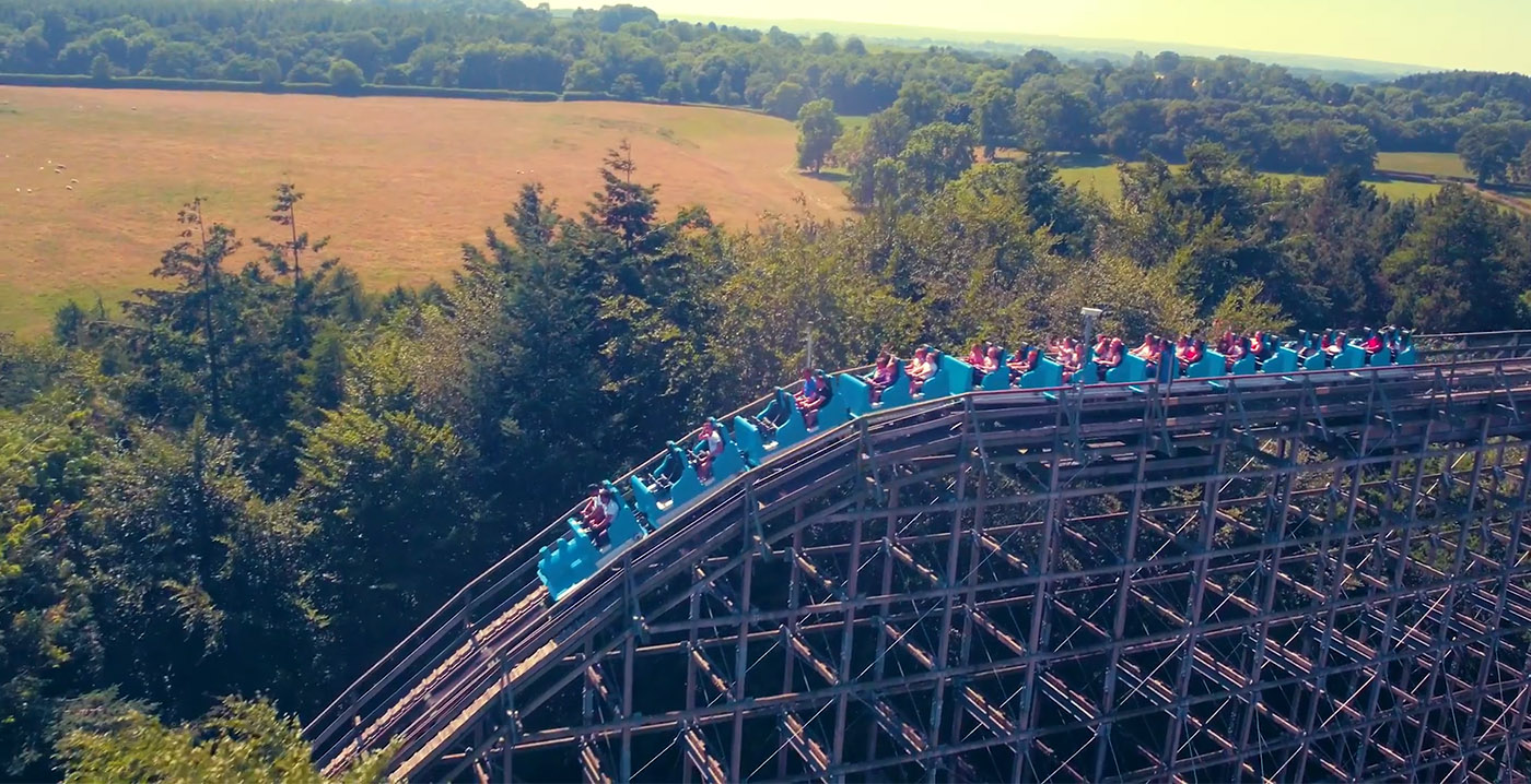 Engels pretpark houdt langste achtbaan van Europa gesloten
