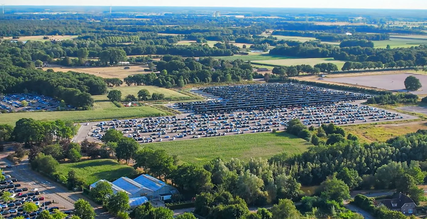 Zonnepanelen op parkeerterrein Efteling sinds deze maand in gebruik