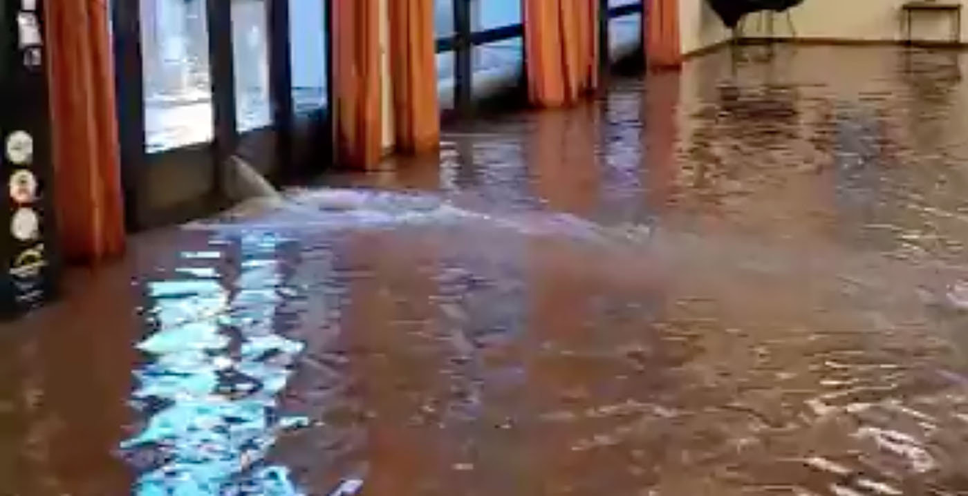 Video: hotel PortAventura World getroffen door overstromingen