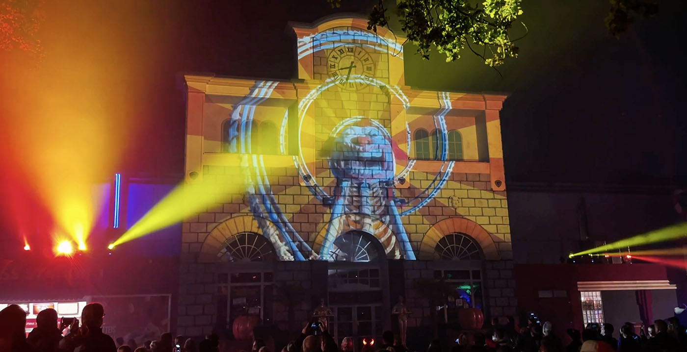 Video: nieuwe projectieshow Horrorwood Rises in Movie Park Germany