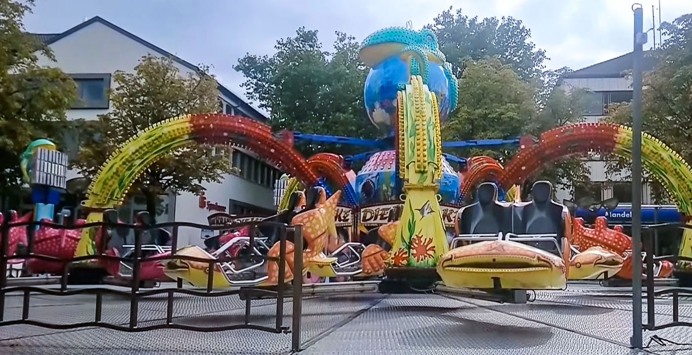 12-jähriges Mädchen fliegt auf deutschem Jahrmarkt von Oktopus ab: drei Verletzte