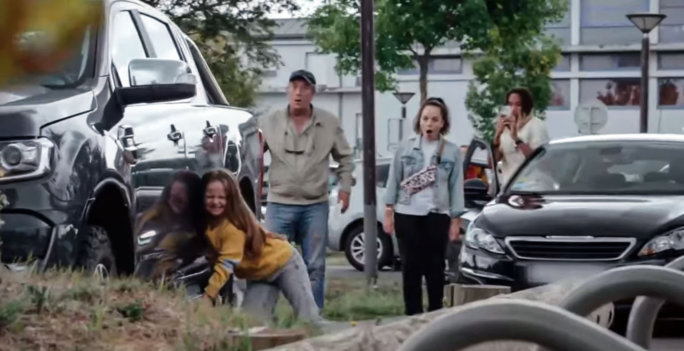 Bezoekers krijgen superkrachten in ludieke reclamespot Disneyland Paris