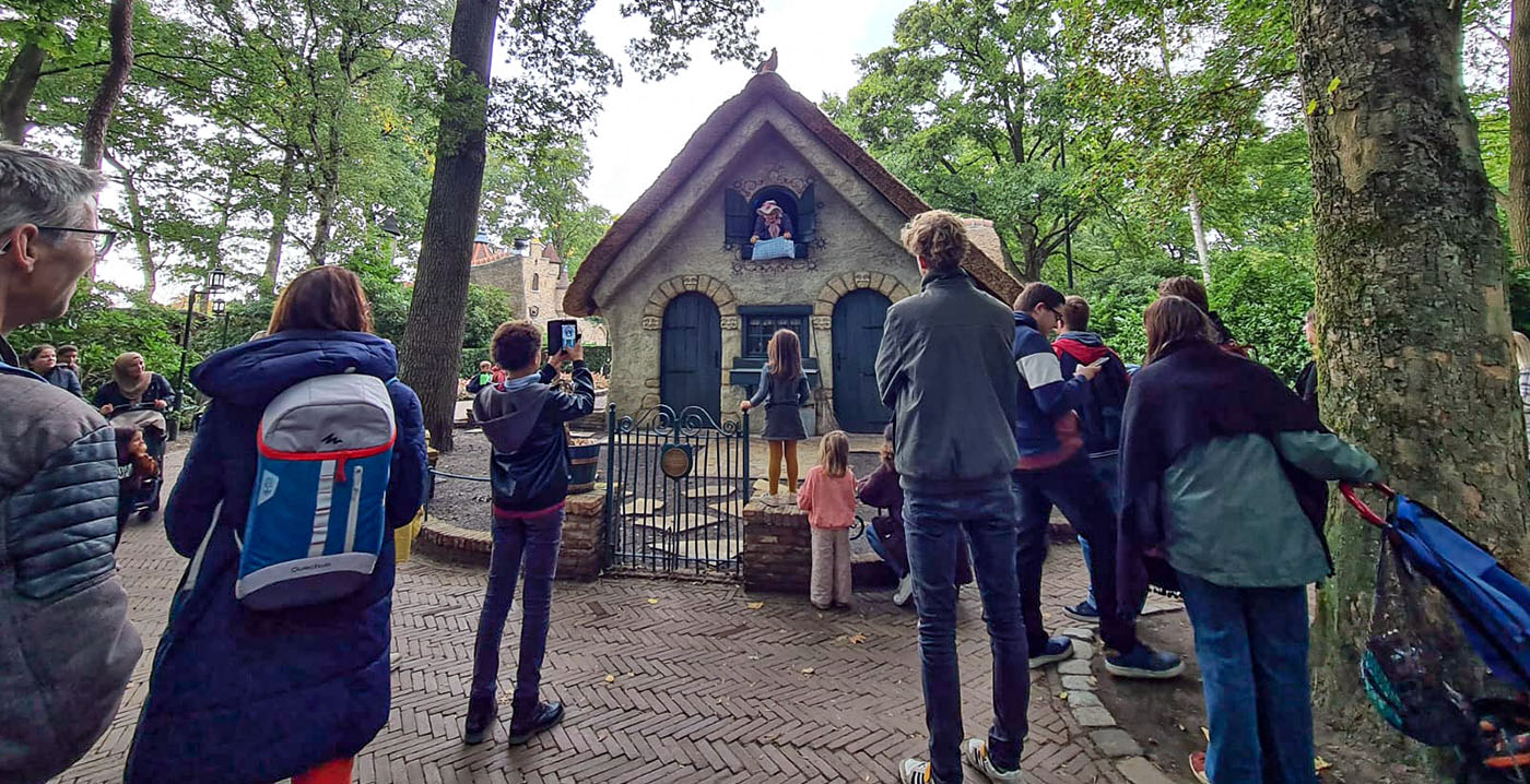 Efteling verrast bezoekers met terugkeer van Vrouw Holle in het Sprookjesbos