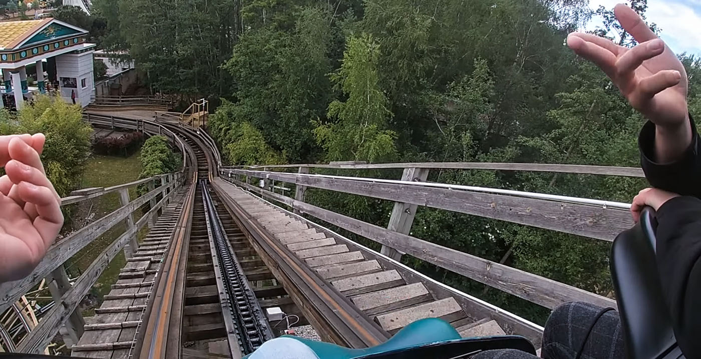 Parc Astérix vraagt geen extra geld meer voor achterwaarts achtbaanritje