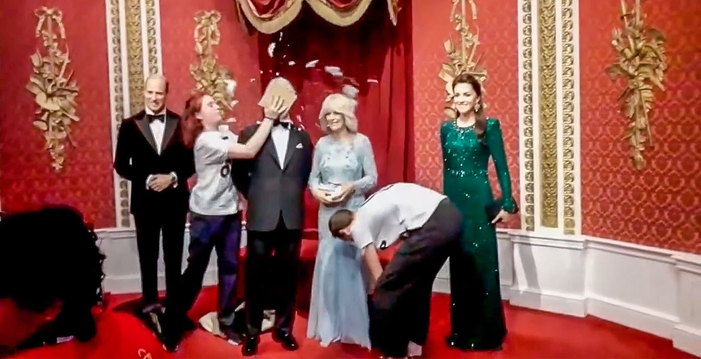 Video: demonstranten besmeuren Madame Tussauds-beeld met taart