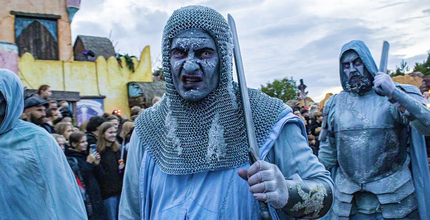 Toverland: openingsshow en horrorparade luiden Halloween Nights in