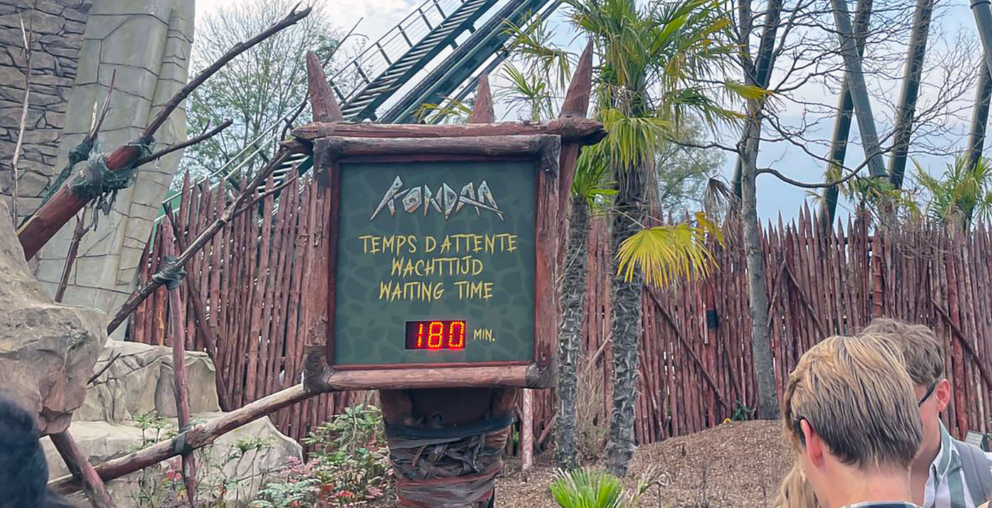 Megadrukte in Walibi Belgium: drie uur in de rij voor achtbaanritje