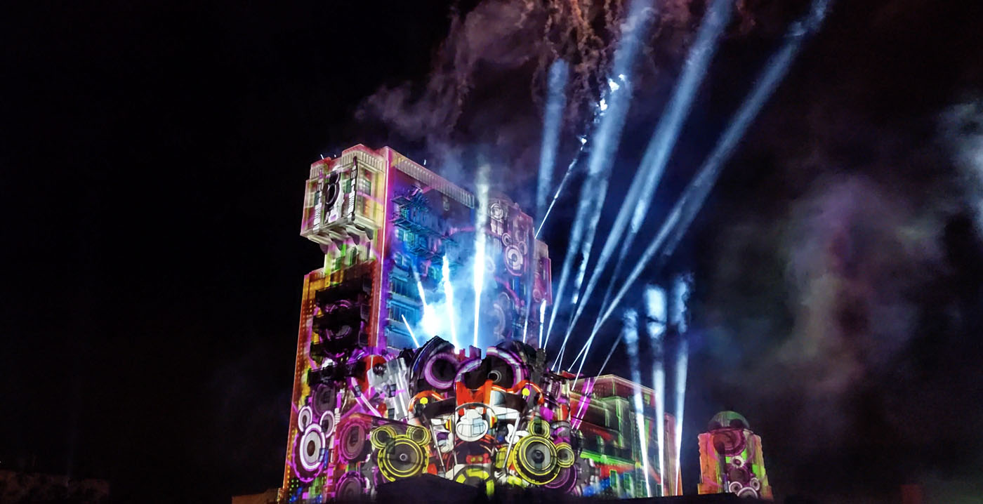 Video: danceversies van bekende Disney-hits in speciale avondshow Disneyland Paris