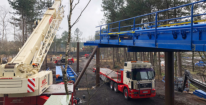 Foto's: nieuwe wing coaster Toverland gaat de hoogte in