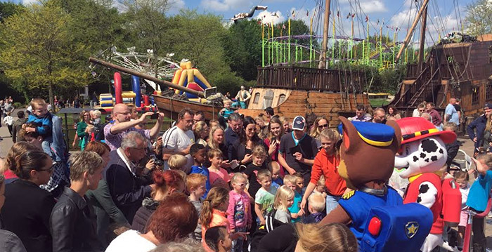 Eigenaren Fries pretpark trots: 'Belang genomen in Disney'