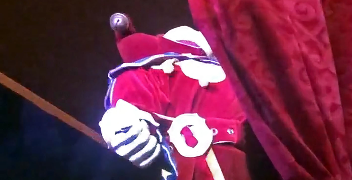 Video: Efteling-mascotte Pardoes gaat laveloos het nieuwe jaar in