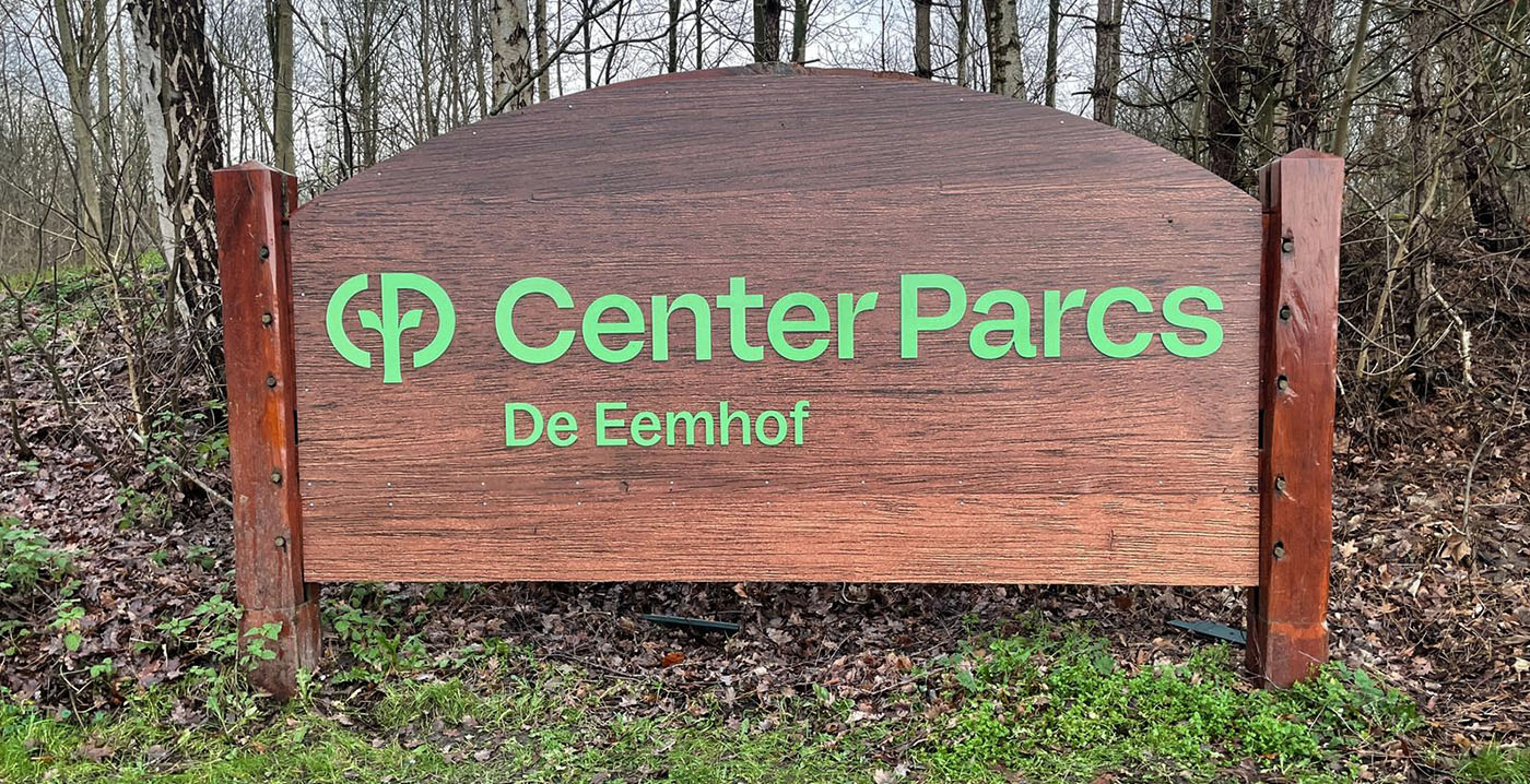 Dit zijn de reacties op het nieuwe logo van Center Parcs: 'Lijkt wel een uitvaartcentrum'
