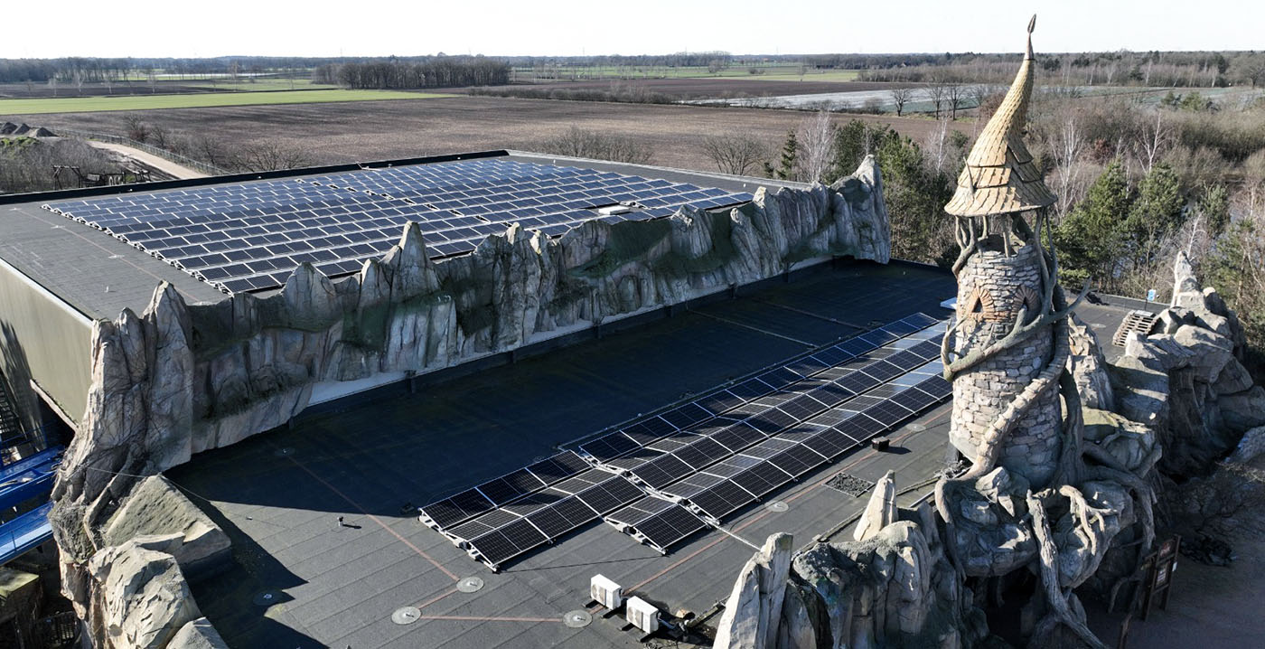 Toverland op duurzame toer: laadpalen, zonnepanelen en gasloos verwarmen
