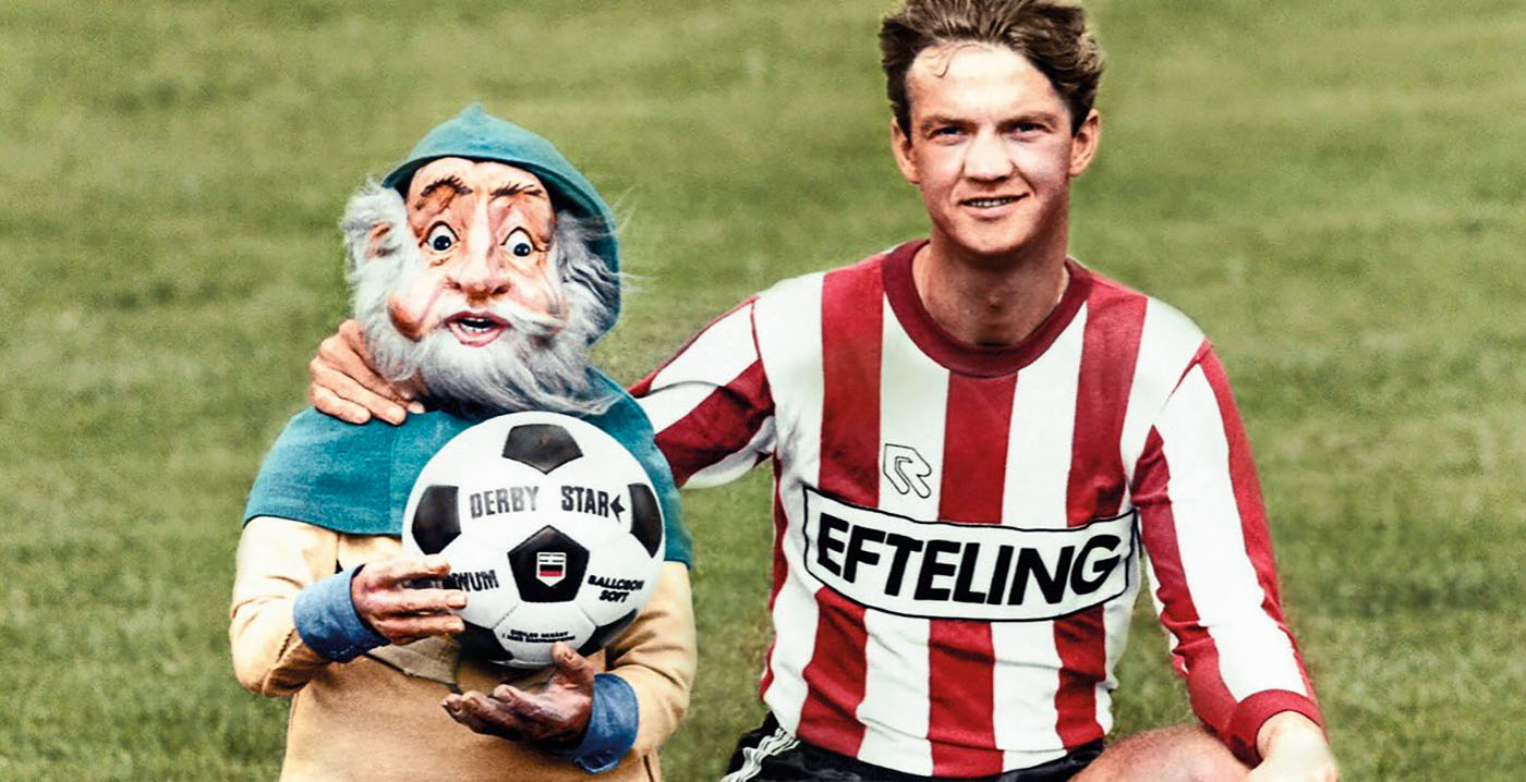 meisje Vervorming kleding stof Voetbalclub Sparta Rotterdam brengt iconisch Efteling-shirt opnieuw uit -  Looopings.nl