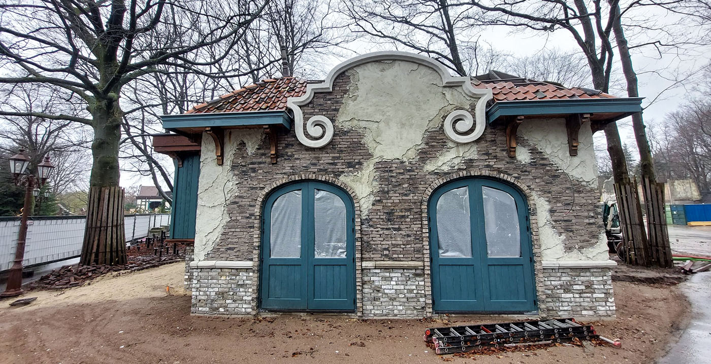 Foto's: nieuw Efteling-gebouwtje In den Swarte Kat uit de steigers