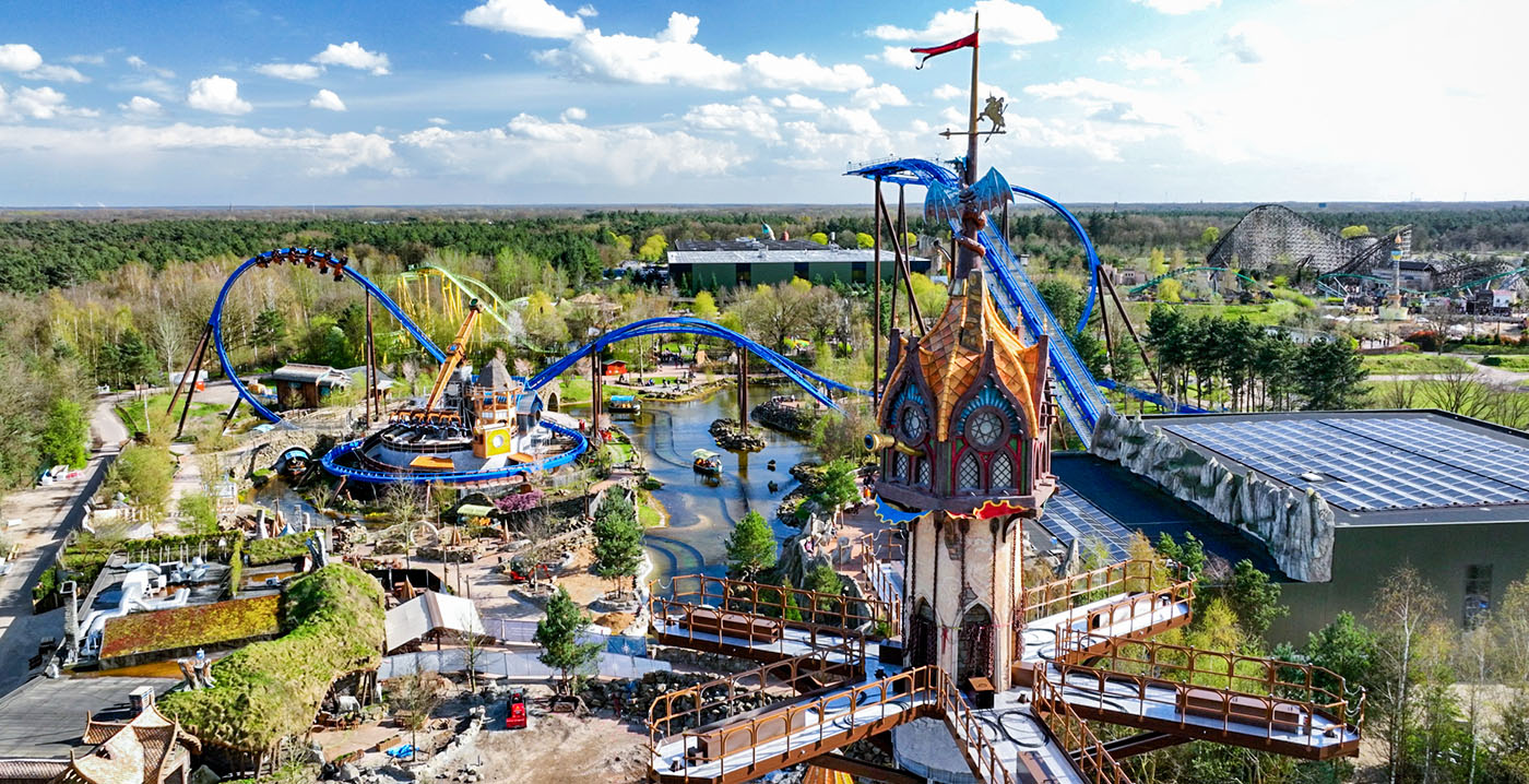 Video: hoogste punt van parachutetoren Toverland bereikt