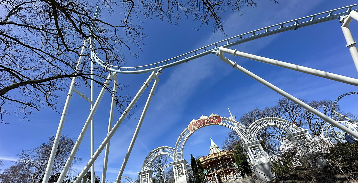 Attractiepark Liseberg in Zweden viert honderdjarig bestaan met nieuwe achtbaan