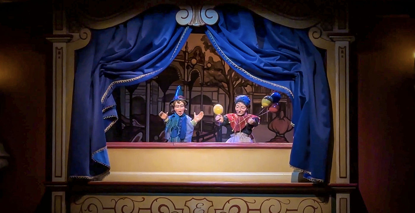 Video: Efteling presenteert nieuwe poppenkast op het Anton Pieckplein