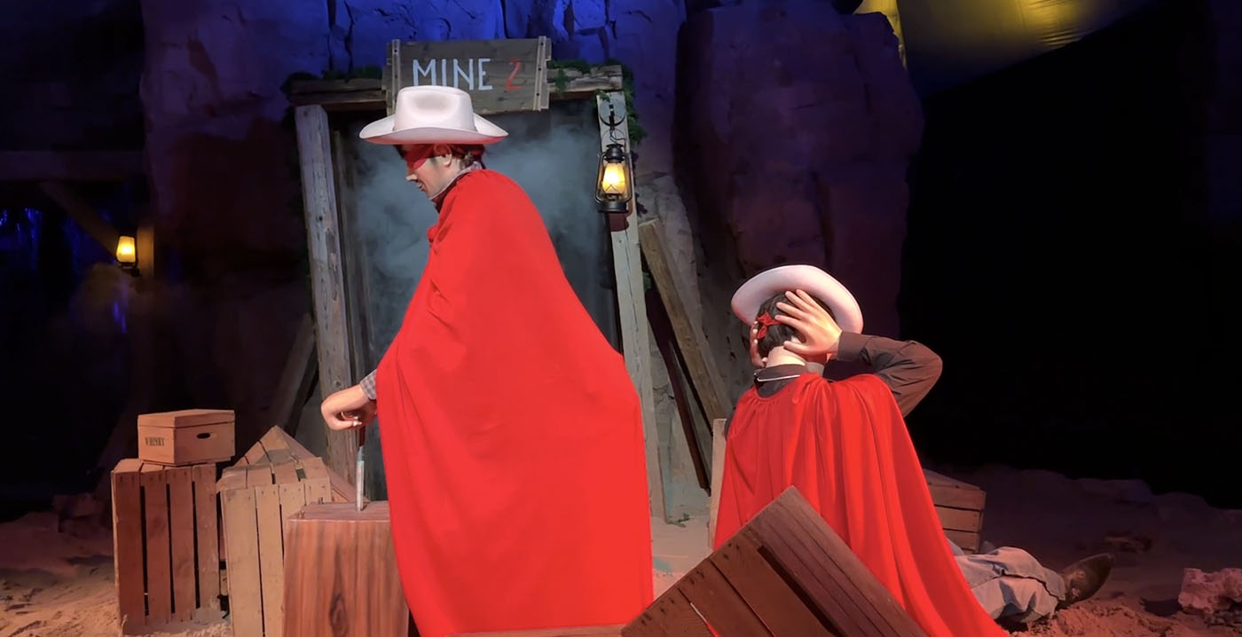 Video: Attractiepark Slagharen opent vernieuwde darkride Red Bandits Adventure