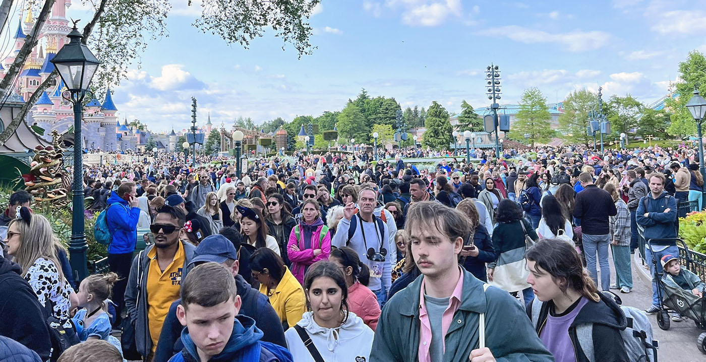 Entertainers Disneyland Paris leggen werk neer uit onvrede over salarissen