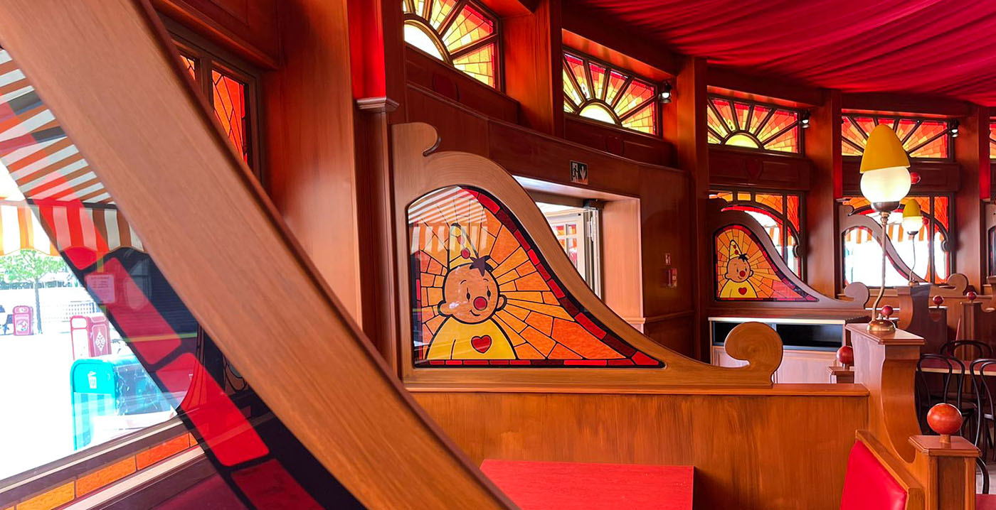 Foto's: kijk binnen in het nieuwe Plopsaland-restaurant De Spiegeltent