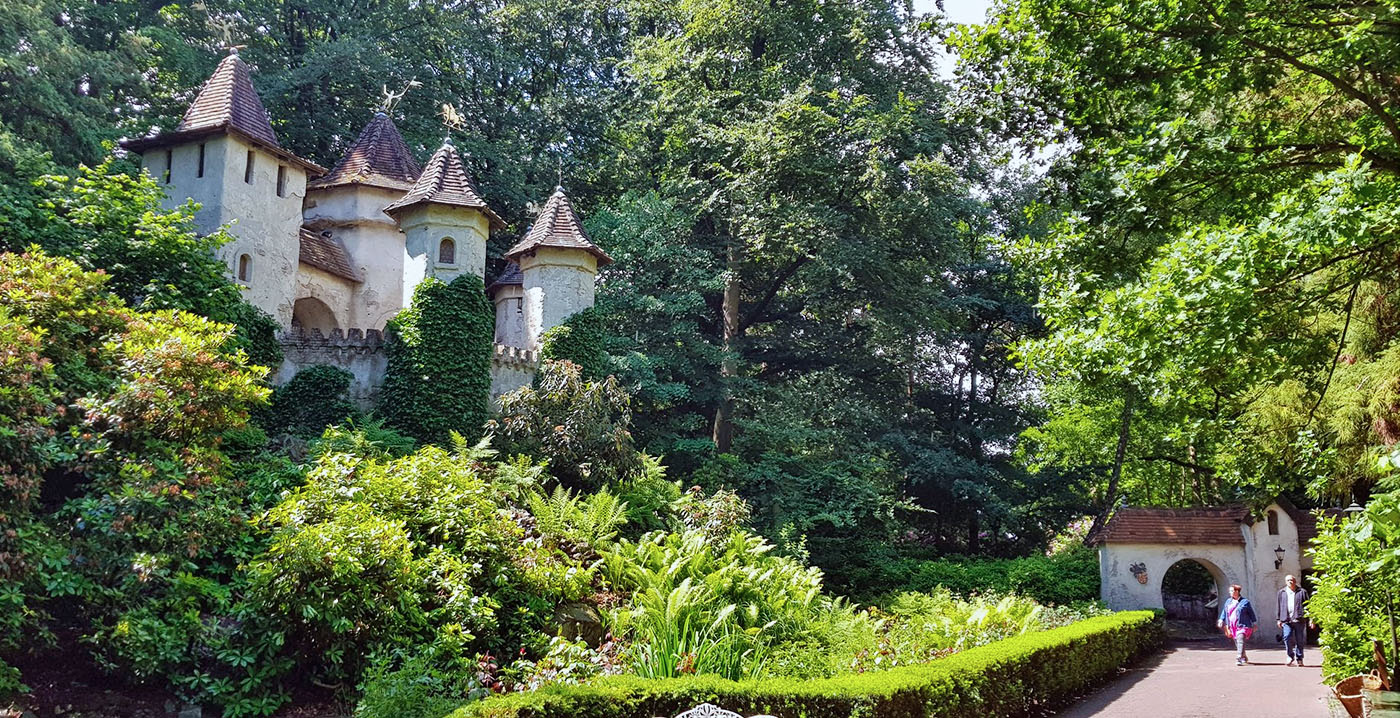 Efteling plant groot onderhoud voor kasteel van Doornroosje