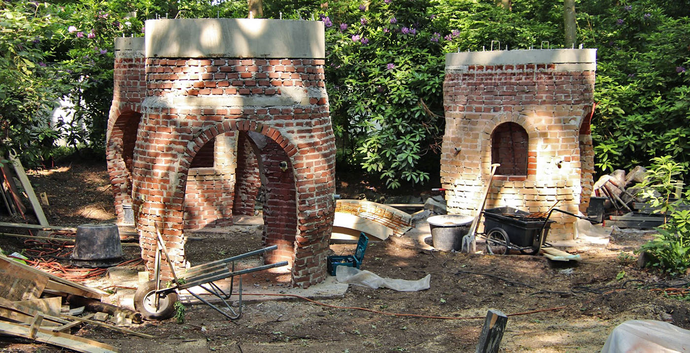 Foto's: paddenstoelenhuisjes worden opnieuw opgebouwd in de Efteling