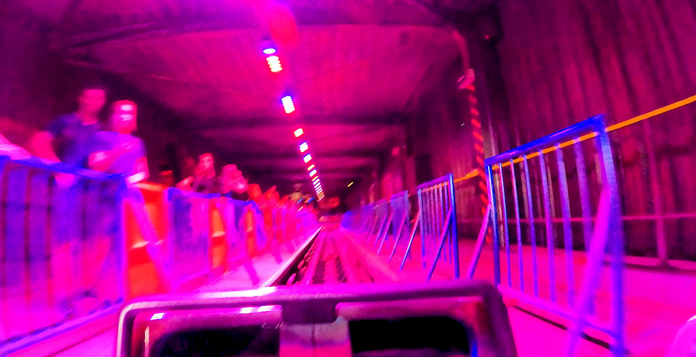 Bobbejaanland-bezoeker stapt uit rijdende achtbaantrein: 'Onverantwoord'